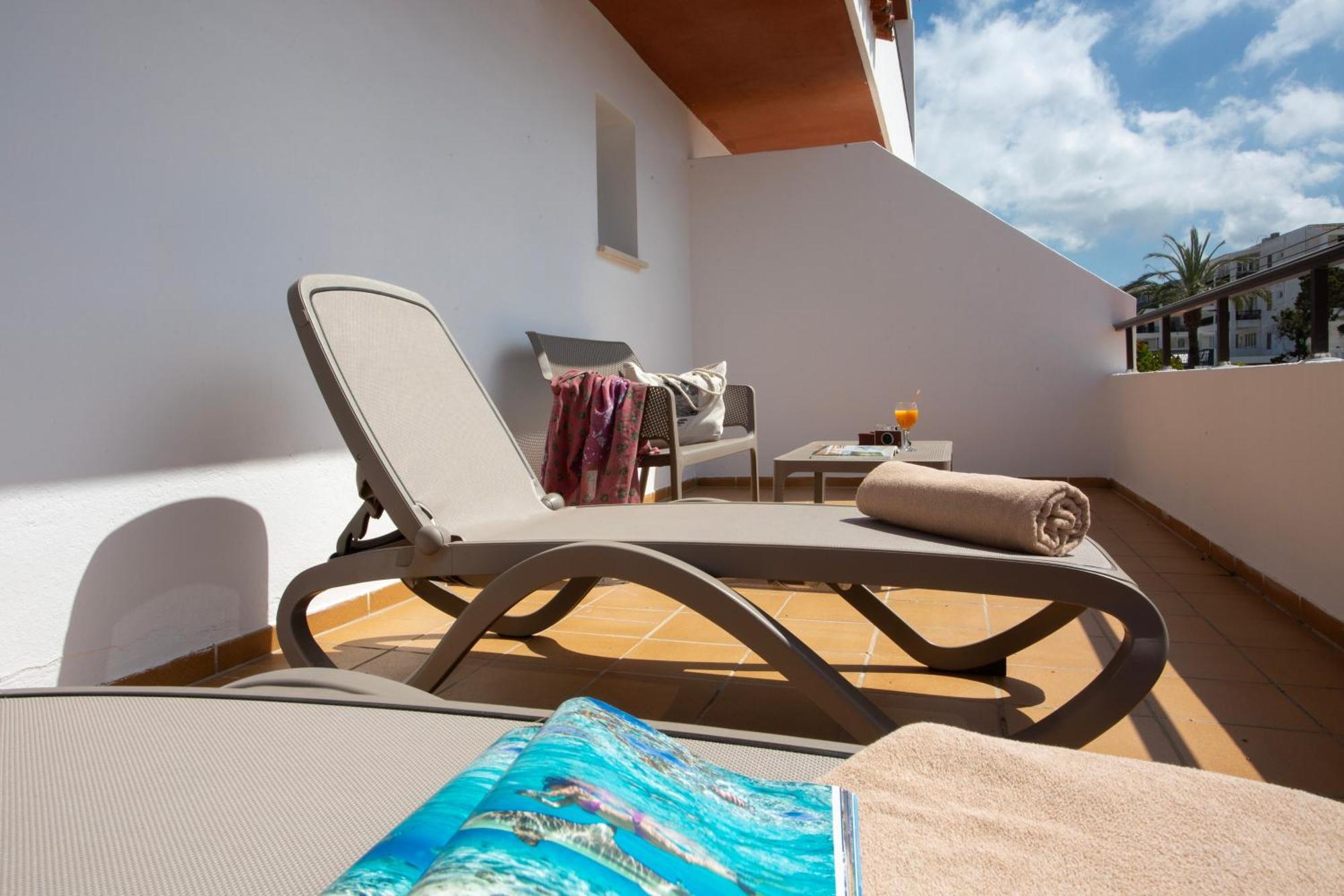 Отель Casual Bahia Ibiza Сан-Антонио-Абад Экстерьер фото